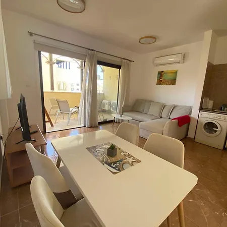 Coast 1 Bedroom * Πάφος